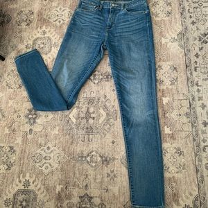 High rise Levi’s skinny jeans.